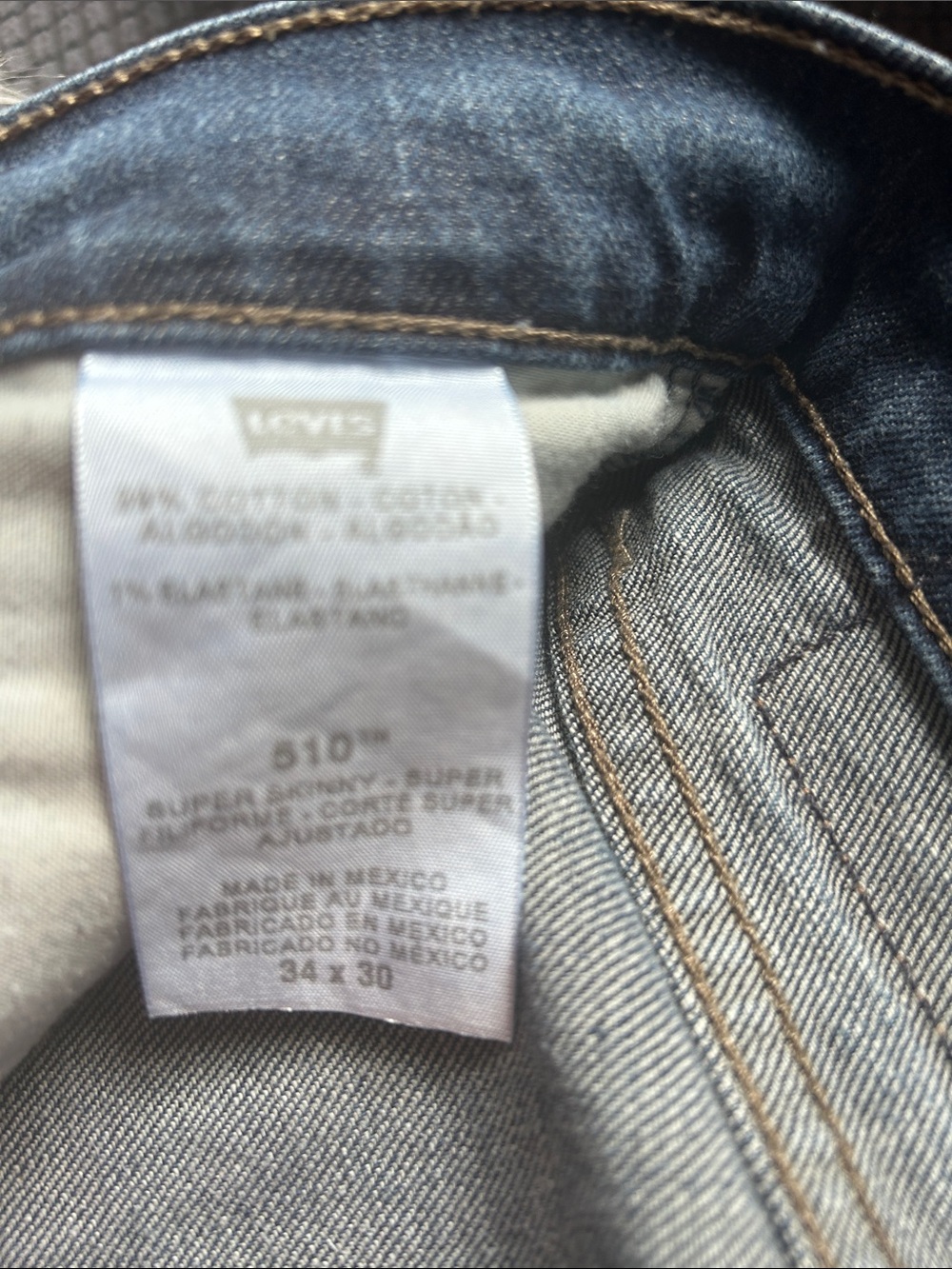 Levi's men's dark blue denim jeans with contrast stitching